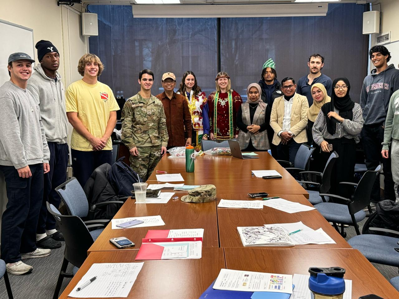 Adat Karia Tarik Perhatian Mahasiswa Internasional di Yale University