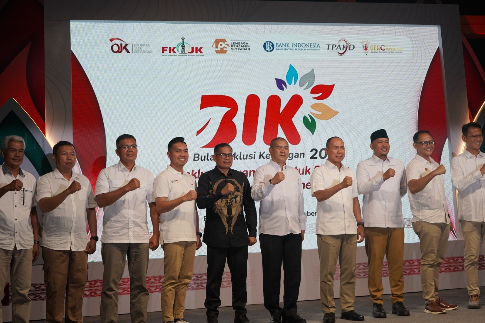 IAIN Kendari Terima Dua Rekor MURI di Bulan Inklusi Keuangan OJK 2025