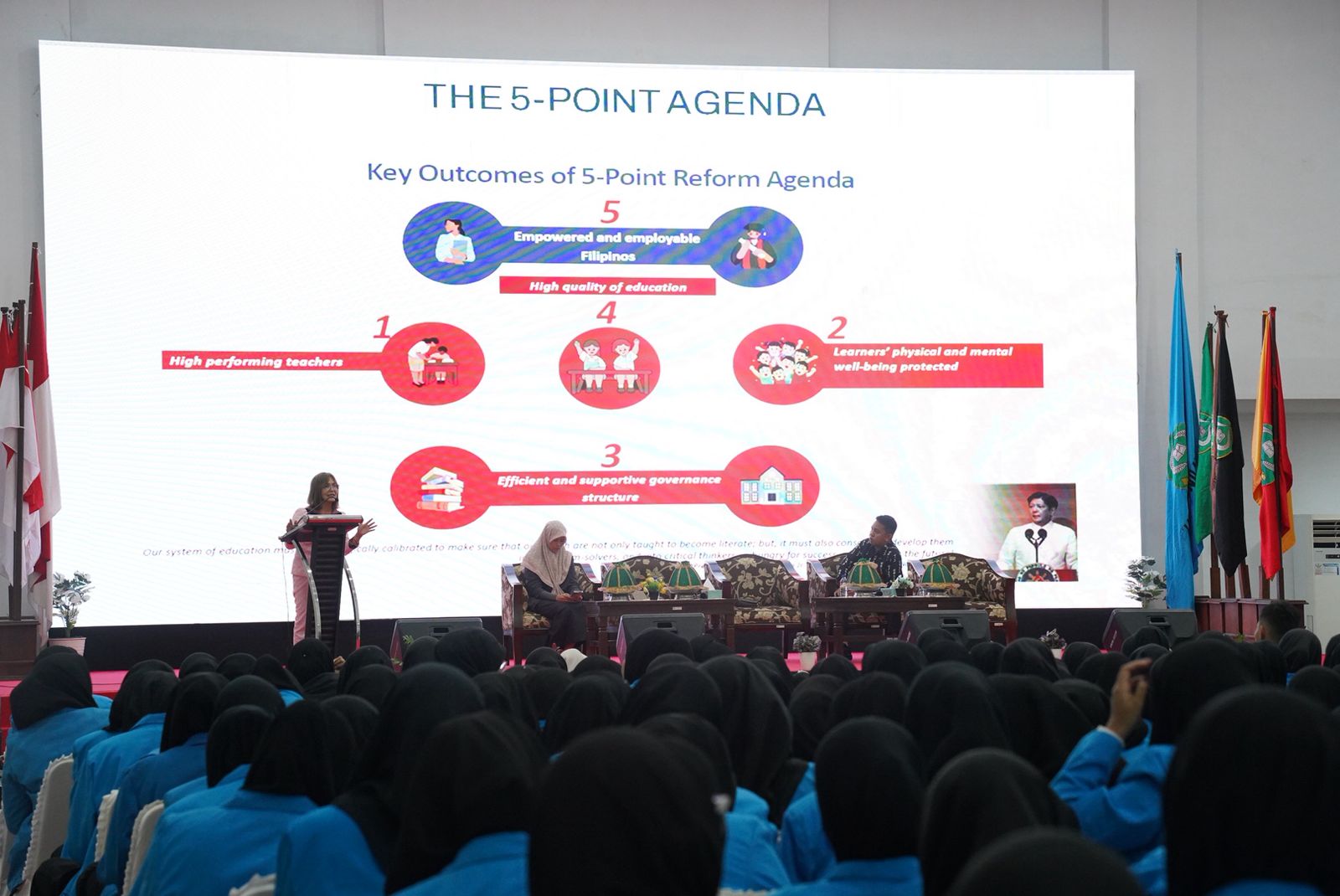 FTIK IAIN Kendari Hadirkan Perspektif Pendidikan Global dari 6 Negara dalam Pembekalan PLP