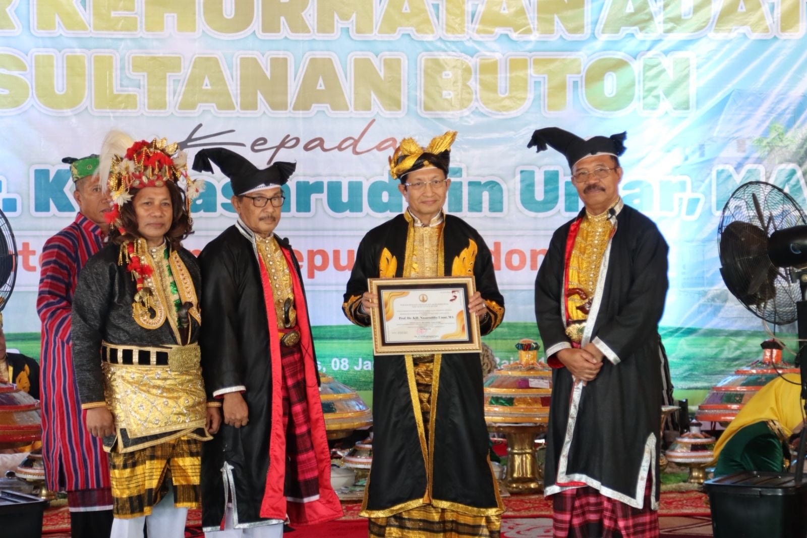 Kesultanan Buton Beri Gelar Kehormatan Adat kepada Menteri Agama
