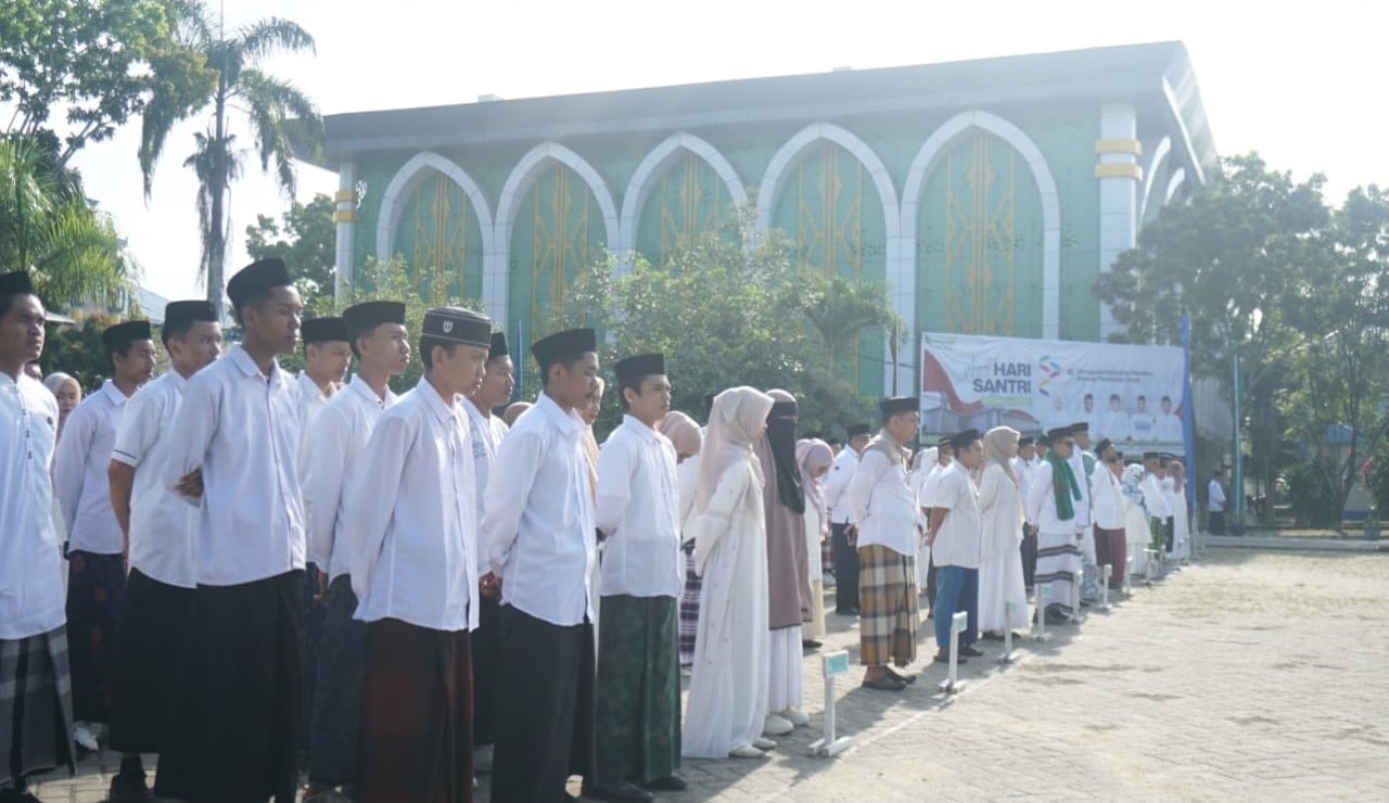 Khidmat dan Penuh Semangat, Sivitas Akademika IAIN Kendari Peringati Hari Santri 2025
