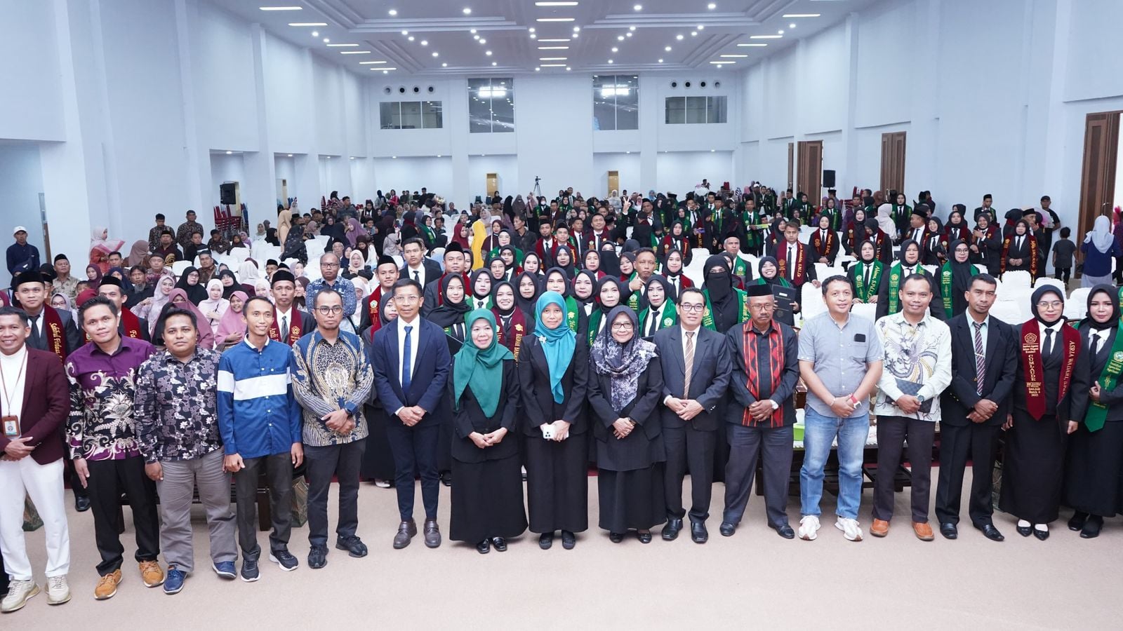 Perdana, IAIN Kendari Resmi Kukuhkan 489 Mahasiswa PPG sebagai Guru Profesional